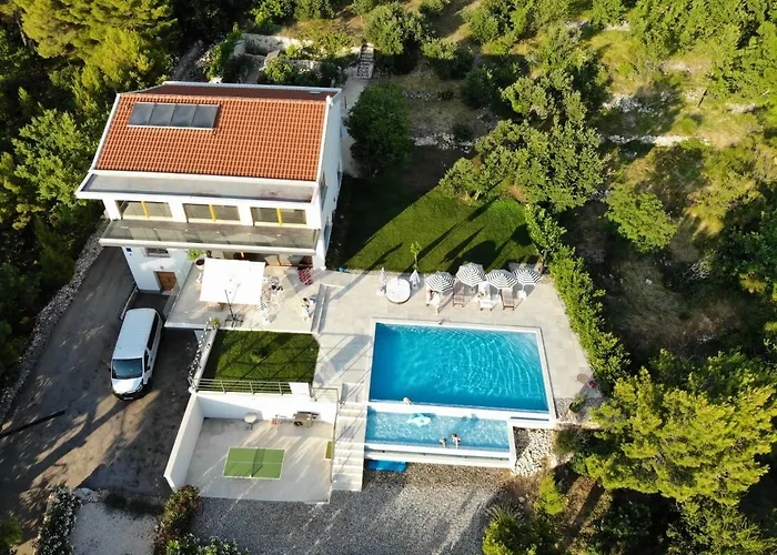 Yanko, Large Pool Stunning Sea View * Tučepi