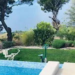 Yanko, Large Pool Stunning Sea View Villa