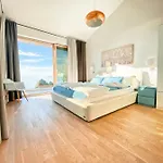 Yanko, Large Pool Stunning Sea View Villa Tučepi