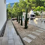 Yanko, Large Pool Stunning Sea View Villa Tučepi