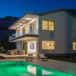 Yanko, Large Pool Stunning Sea View Villa