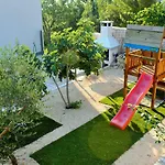Yanko, Large Pool Stunning Sea View