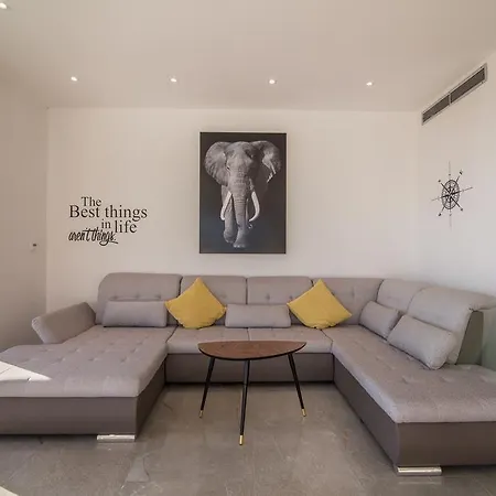 빌라 Yanko, Large Pool Stunning Sea View 투체피