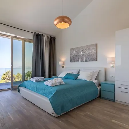 Yanko, Large Pool Stunning Sea View וילה טוצפי