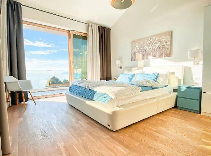 Yanko, Large Pool Stunning Sea View Villa Tučepi