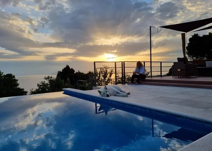 Villa Yanko, Large Pool Stunning Sea View *