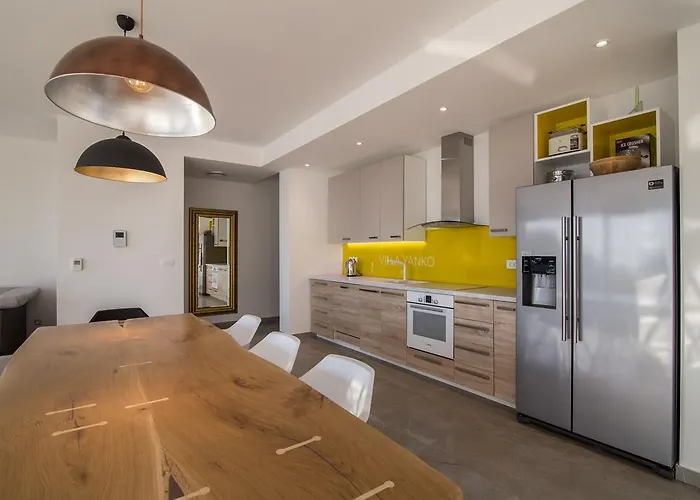 Yanko, Large Pool Stunning Sea View Villa Tučepi