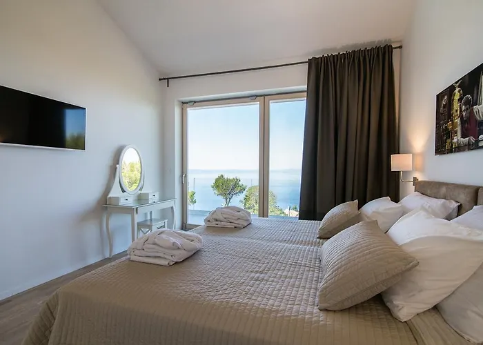 Villa Yanko, Large Pool Stunning Sea View *