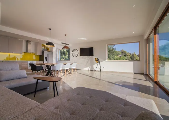 Yanko, Large Pool Stunning Sea View * Tučepi