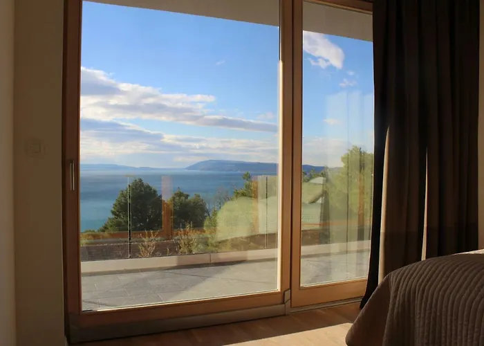 Yanko, Large Pool Stunning Sea View Villa Tučepi